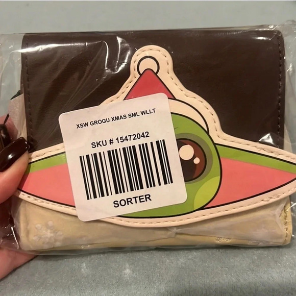 Loungefly Star Wars The Mandalorian The Child Holiday Small Zip Wallet - Picture 4 of 5